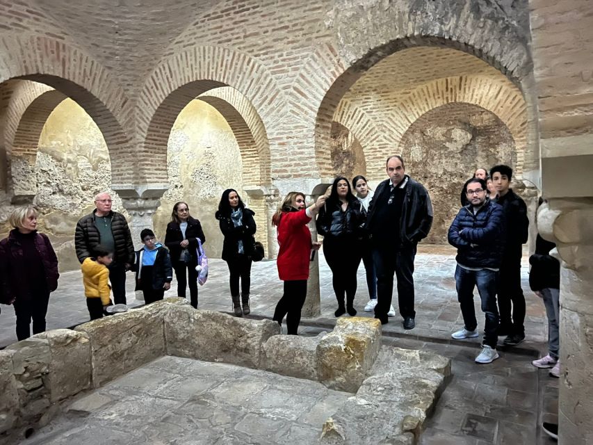 Jaén: 3-hour tour, Cathedral, Jewish Quarter and Arab Baths - Walking the Jewish Quarter around Calle Rostro