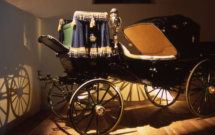 Jerez de la Frontera: Andalusian Horse Dance and Museums - Arriving at the Royal Andalusian School