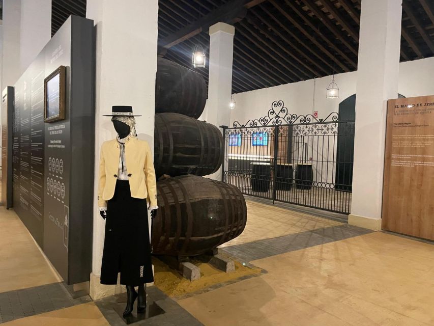 Jerez de la Frontera: Sherry Winery Tour with Tasting - Arriving at Cayetano del Pino in central Jerez