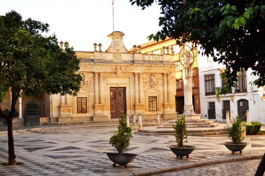 Jerez: Historic Center Guided Tour - Squares, palaces, and the old Town Hall site