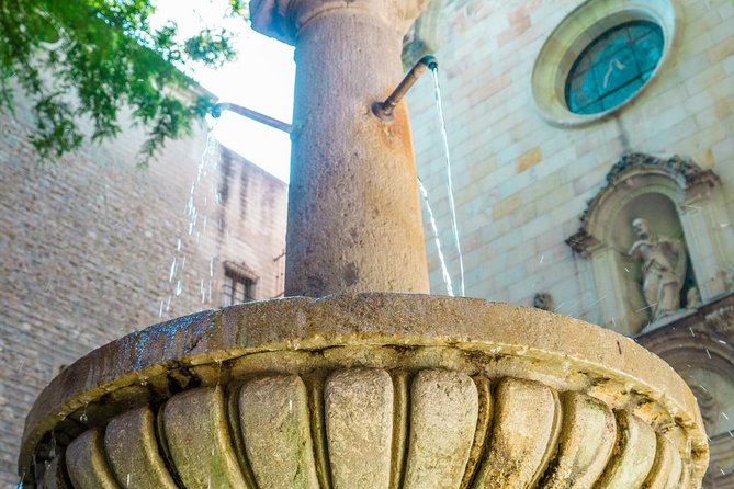 Jewish Walking Tour Barcelona by Expert Jewish Guide 2h - Plaça de Sant Jaume: beginning at Barcelona’s political heart