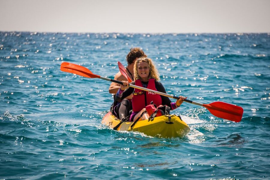 La Herradura: Cerro Gordo Natural Park Kayak & Snorkel Tour - Getting started at Activ8You Nautical Area