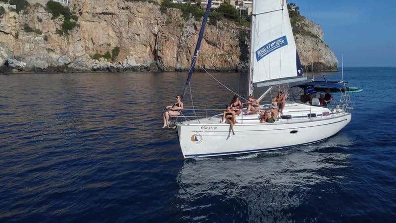 La Herradura: Sailing with a view of dolphins - The Bavaria 37 Cruiser Experience