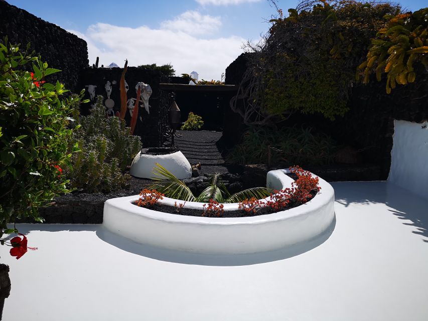 Lanzarote: César Manrique Foundation and Teguise Market - What is included and what you need to plan
