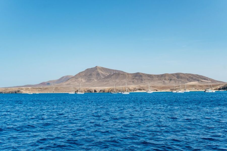 Lanzarote: Day Trip to the Papagayo Beaches by Catamaran - Seeing the Costa de Papagayo from the sea