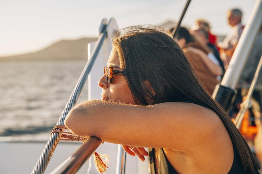 Lanzarote: Dolphin-Watching Sunset Cruise with Transfers - Sunset views, volcanic rock, and open Atlantic