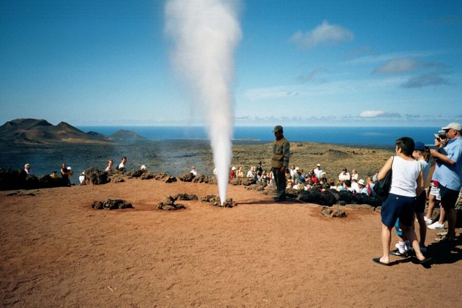 Lanzarote: Full Day Bus Tour with Scenic Views - Should you book it?