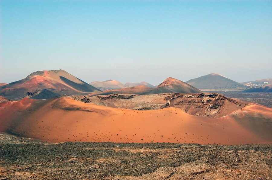Lanzarote: Guided Day Trip to Timanfaya Park & Lago Verde - Timanfaya’s red craters and hot ground