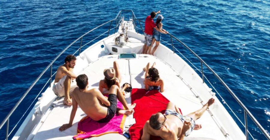 Lanzarote: Half-Day Chill Out Cruise at Papagayo Beach - Setting sail from Playa Blanca
