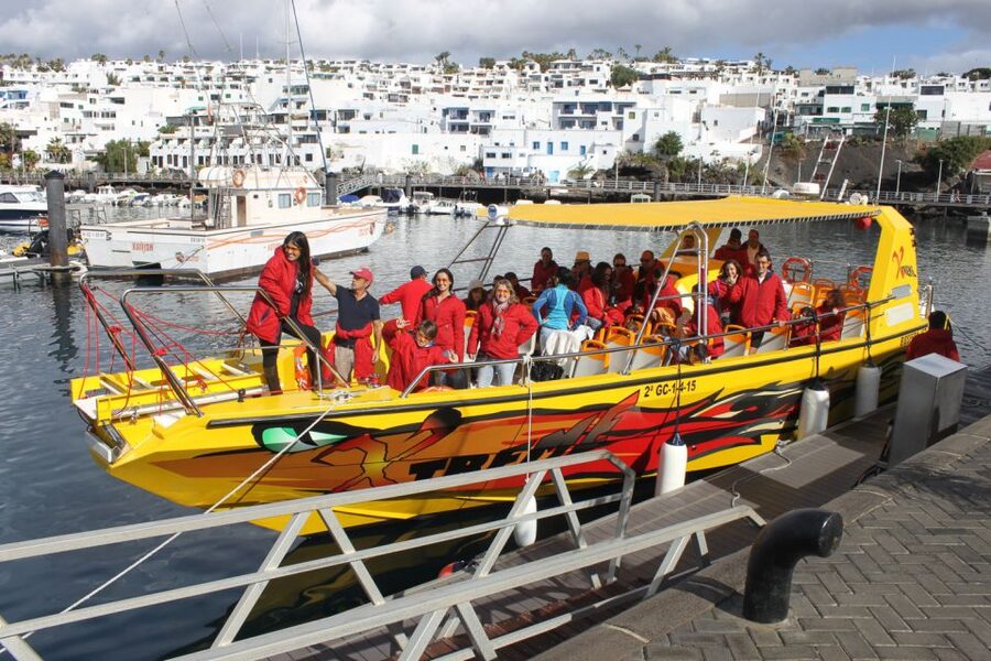 Lanzarote: Lobos Island Half-Day Dolphin Watching Trip - Returning across a livelier Atlantic