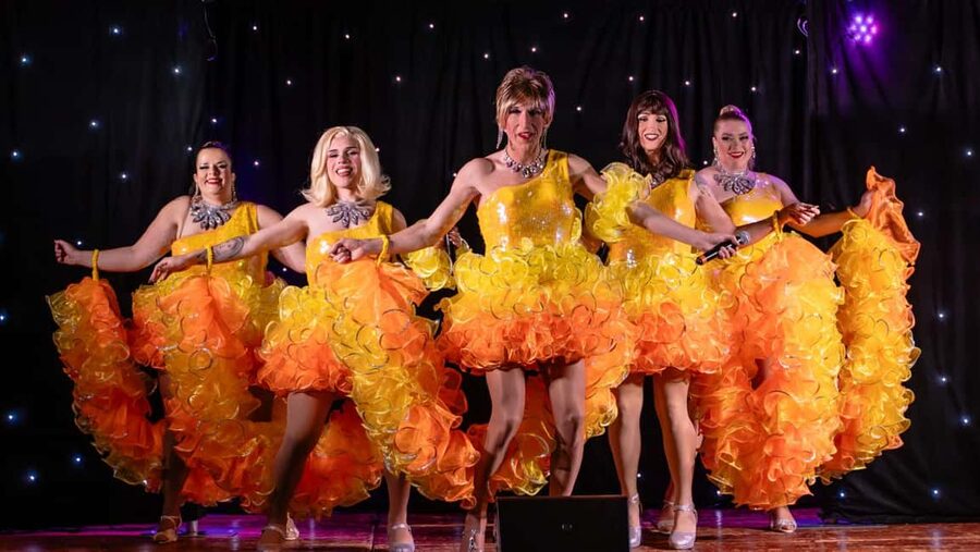 Lanzarote: MHT - Music Hall Tavern - Comedy Drag Dinner Show - The Main Show in Two Parts