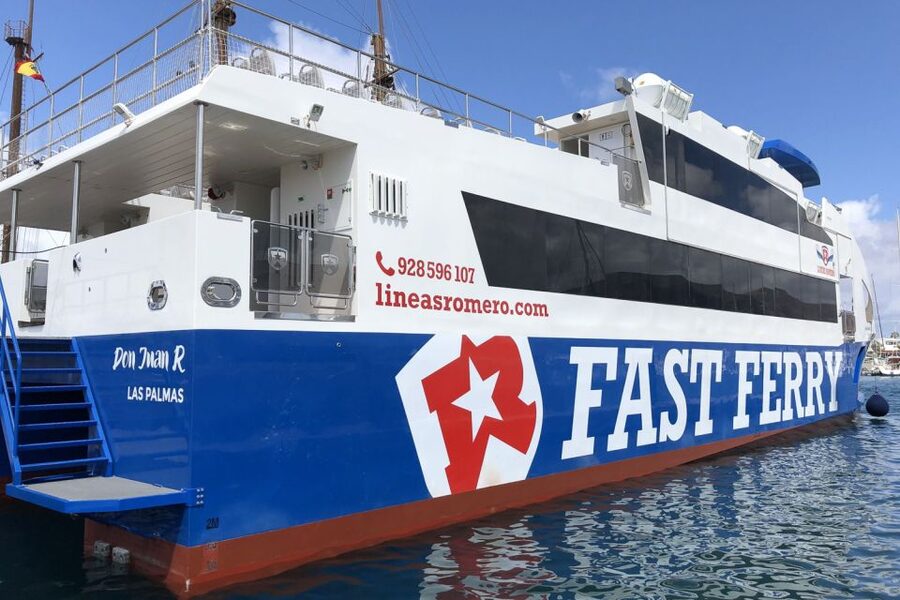 Lanzarote: Return or 1-Way Ferry to Fuerteventura with Wifi - The 30-minute crossing to Corralejo