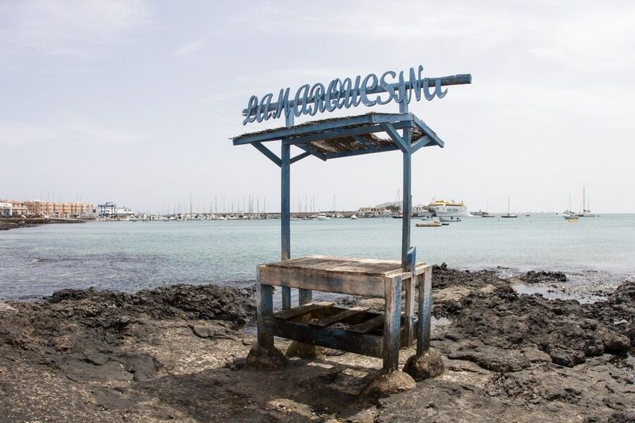 Lanzarote: Return or 1-Way Ferry to Fuerteventura with Wifi - Booking tips for a smoother day