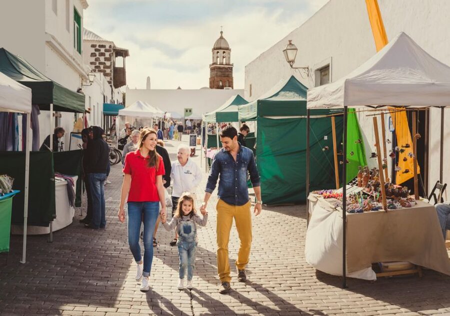 Lanzarote: Teguise Handicraft Market and La Graciosa Island - Should you book this Lanzarote day trip?
