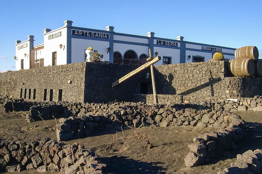 Lanzarote: Timanfaya Park and Jameos del Agua Full-Day Tour - Lunch, comfort, and the pace of the day