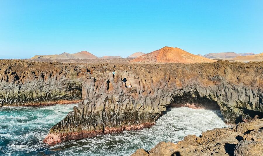 Lanzarote: Volcanos of Timanfaya and Caves Tour with Lunch - North through the valley of a thousand palm trees