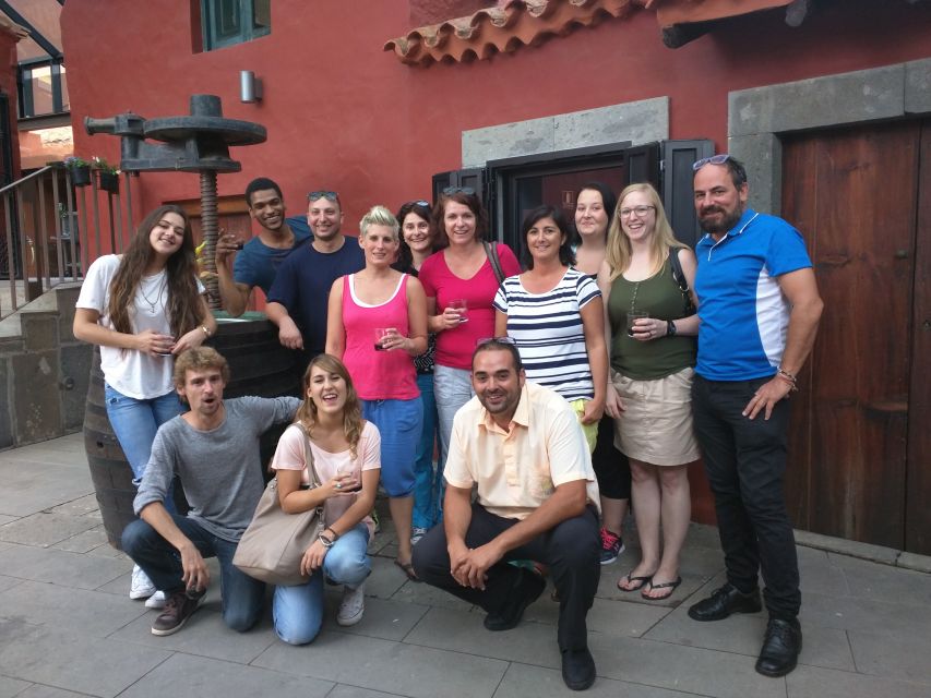 Las Palmas: Private Old City Guided Walking Tour with Tapas - Why a private walk helps in Las Palmas