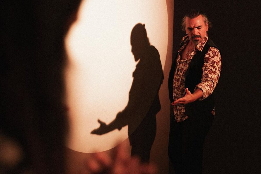 Madrid: 1-Hour Traditional Flamenco Show at Centro Cultural - The guitar and singing carry the emotion