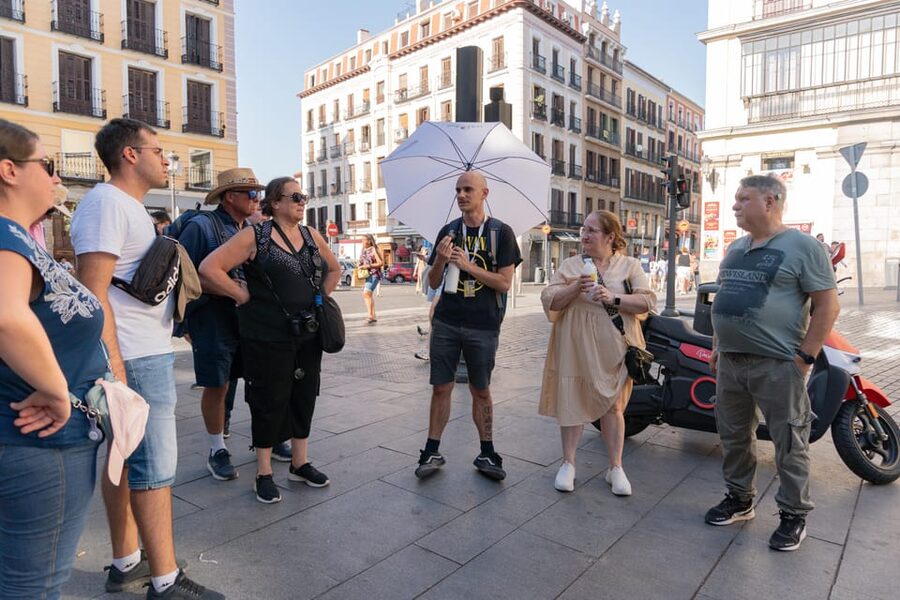 Madrid: Afternoon Royal Palace and Almudena Cathedral Tour - Entering the Royal Palace of Madrid