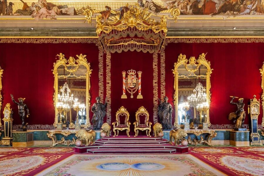 Madrid: Afternoon Royal Palace and Almudena Cathedral Tour - Timing, weather, and practical comfort