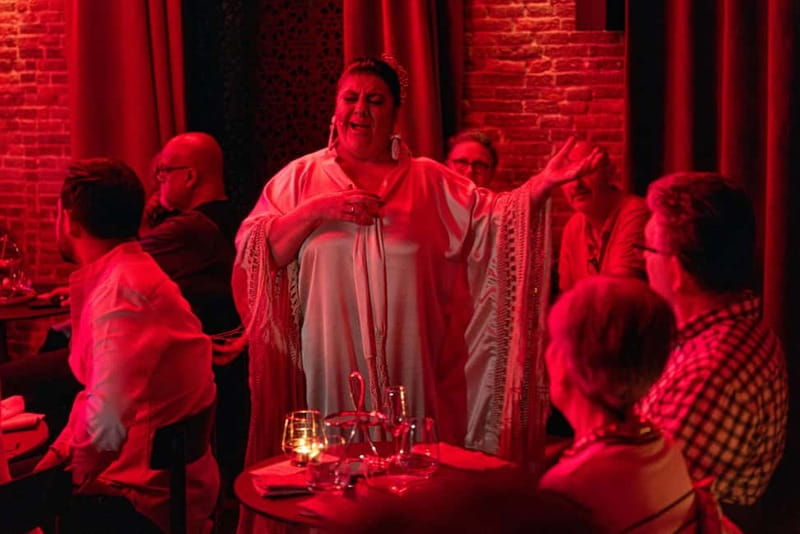 Madrid: Authentic Flamenco at Flamenco de Leones with drink - Dress Code and Practical Planning