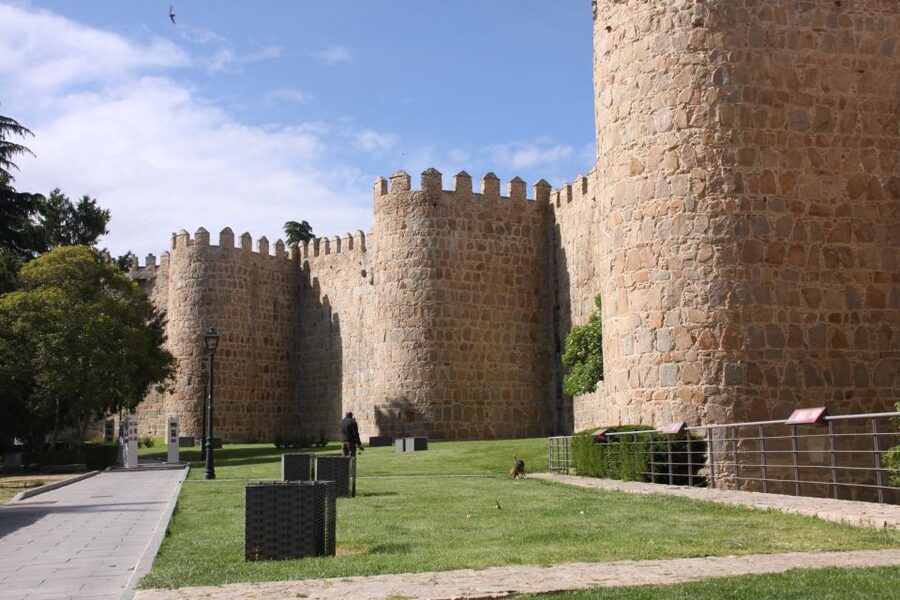 Madrid: Avila and Segovia Day Trip with Tickets to Monuments - Ávila’s walls and a city shaped by faith