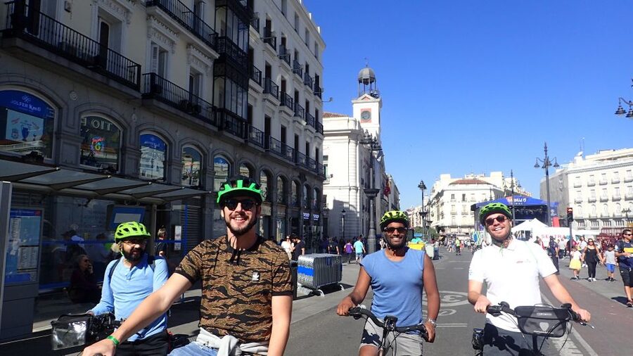 Madrid City Guided Bike/E-Bike Tour for Small Groups - Regular bike or pedal-assist e-bike?