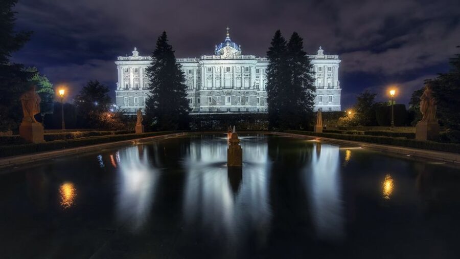 Madrid: City Highlights Guided Walking Tour - Finishing at Plaza Mayor