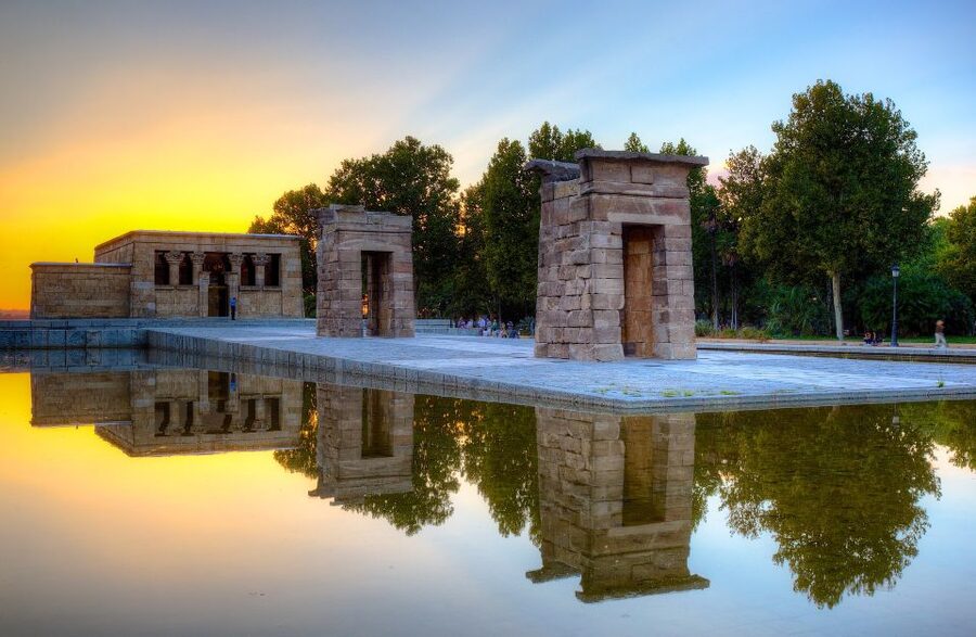 Madrid: City Highlights Guided Walking Tour - Plaza de la Villa and Álvaro de Bazán
