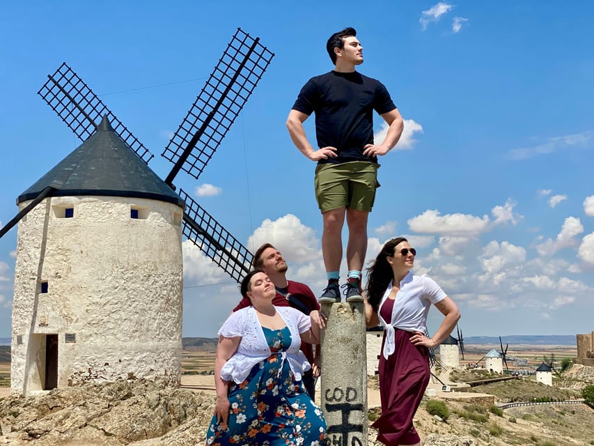 Madrid: Don Quixote de la Mancha Windmills & Toledo Tour - Leaving Madrid for the plains of La Mancha