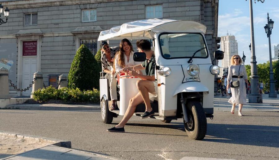 Madrid: Eco-Friendly, Private, and Unique Tuk Tuk Experience - Why a tuk-tuk works well in Madrid