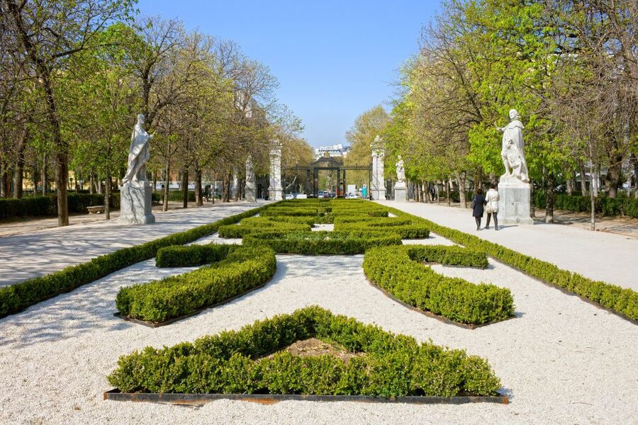 Madrid: El Retiro Park Self-Guided Audio Tour - Starting at the Royal Church of Saint Jerome
