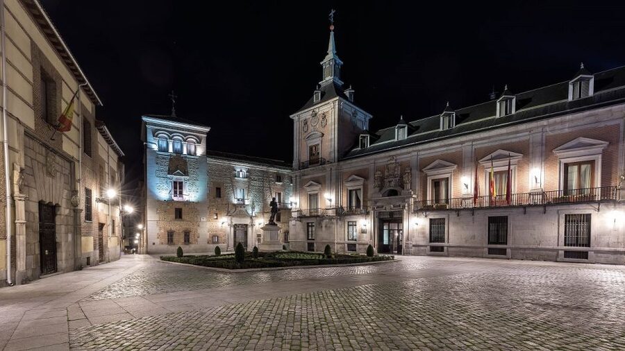Madrid: Enchanted Evening Walking Tour in Spanish - Is $14 a good value?