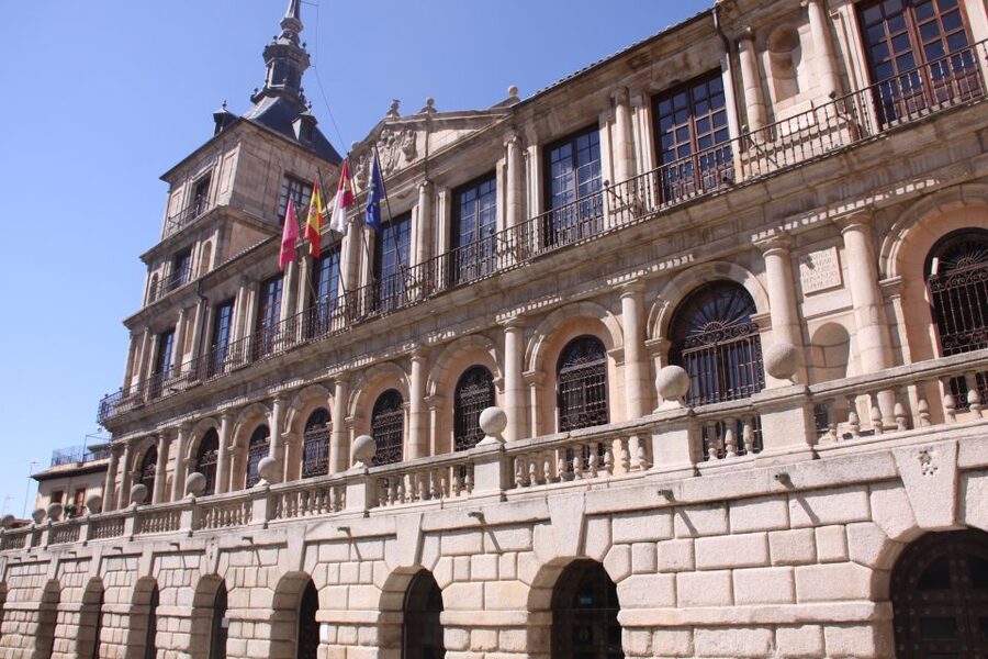 Madrid: Full-Day Guided Tour of Toledo with Cathedral Visit - The 75-minute break gives you room to breathe