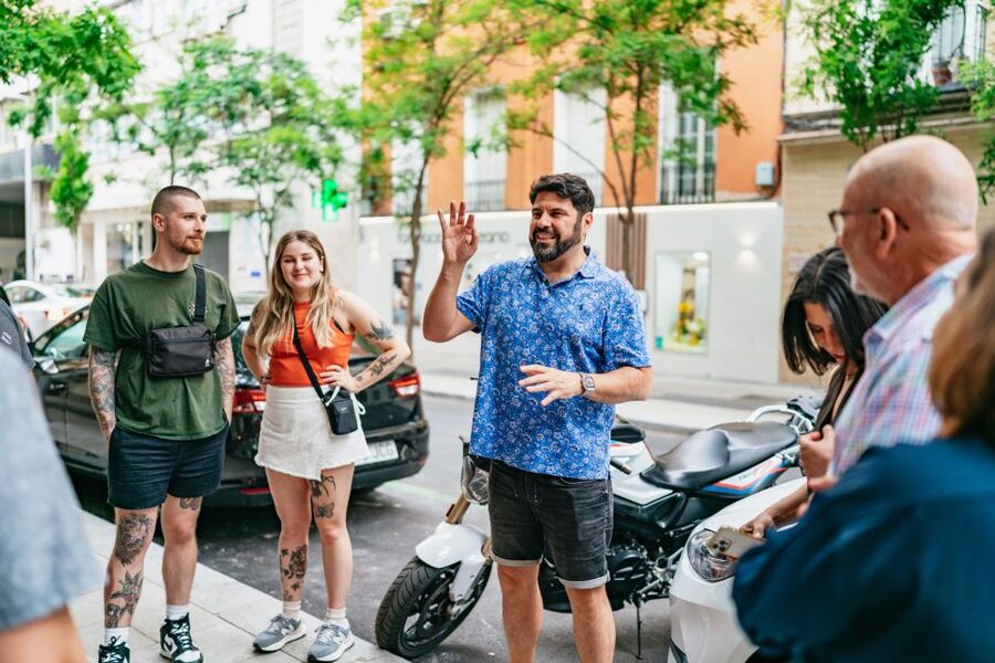 Madrid: Guided Tapas Tour with Tastings and Drinks - The guides make the difference