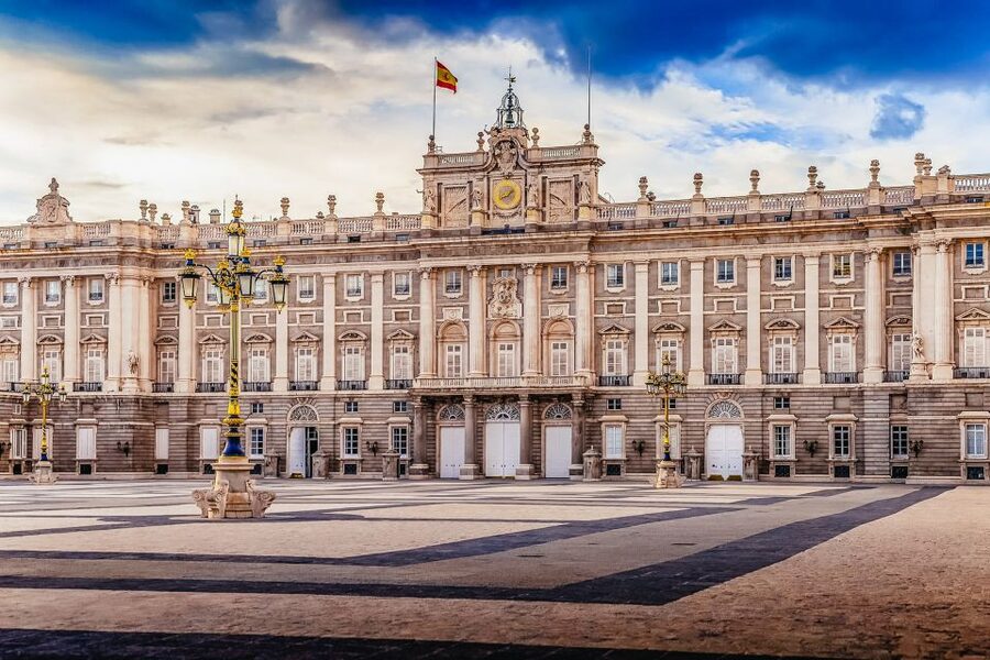 Madrid: Guided Tour of the Royal Palace with Fast Access - What you will learn beyond the rooms