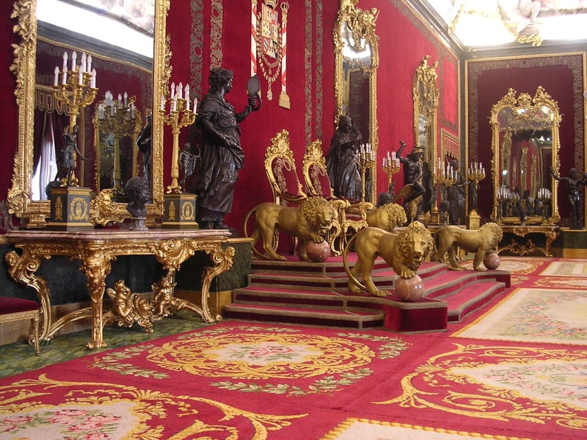 Madrid: Guided Tour of the Royal Palace with Fast Access - Small groups are worth paying for