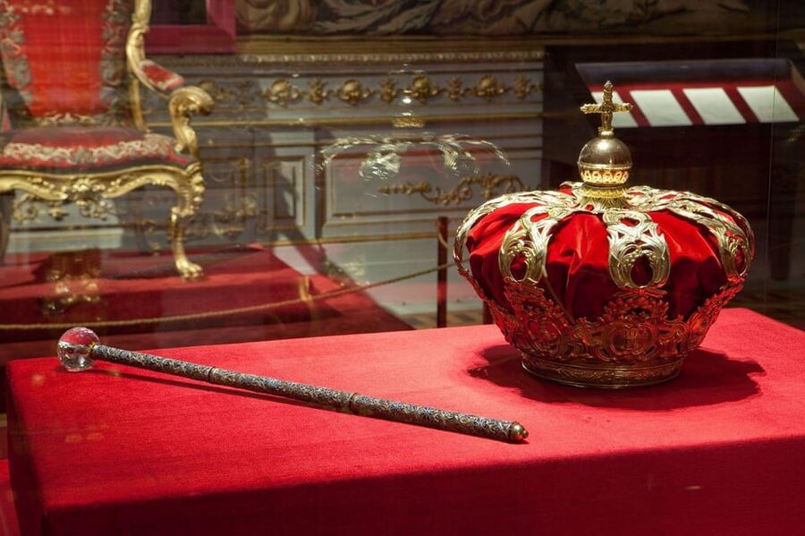 Madrid: Guided Tour of the Royal Palace with Fast Access - Who will get the most from this tour