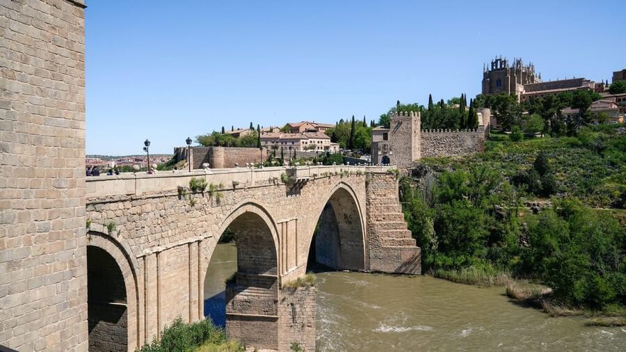 Madrid: Guided Tour of Toledo with Cathedral Visit - Why Toledo makes such a strong day trip from Madrid