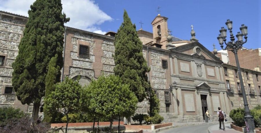 Madrid: Guided Walking Tour of Monasterio de las Descalzas - Legends, royal connections, and convent life