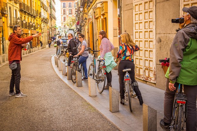 Madrid Highlights Bike Tour - Mercado de la Cebada and La Latina