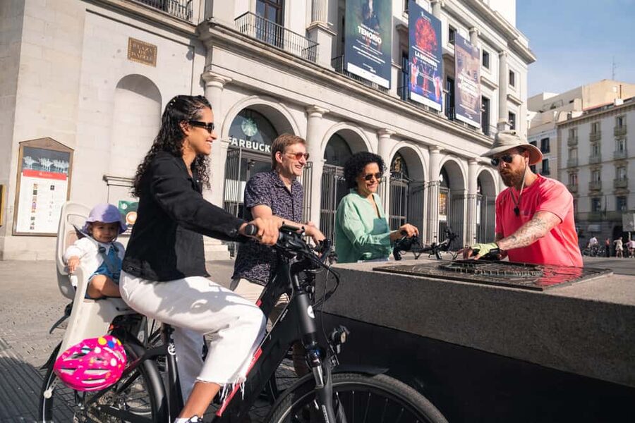 Madrid: Highlights Bike Tour with Optional E-Bike or Tapas - Key points to know before booking