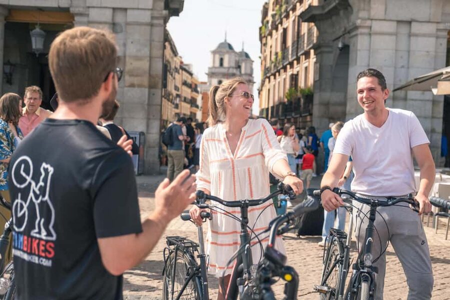 Madrid: Highlights Bike Tour with Optional E-Bike or Tapas - Plaza de la Villa and the Market of San Miguel