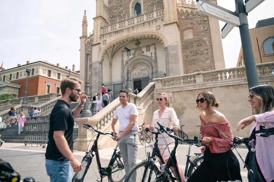 Madrid: Highlights Bike Tour with Optional E-Bike or Tapas - Puerta de Alcalá, Plaza de Cibeles, and Puerta del Sol