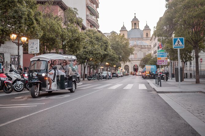 Madrid Historical Tour with Local Guide in Eco Tuk Tuk Private - Neptune, Cibeles, and Madrid’s football loyalties