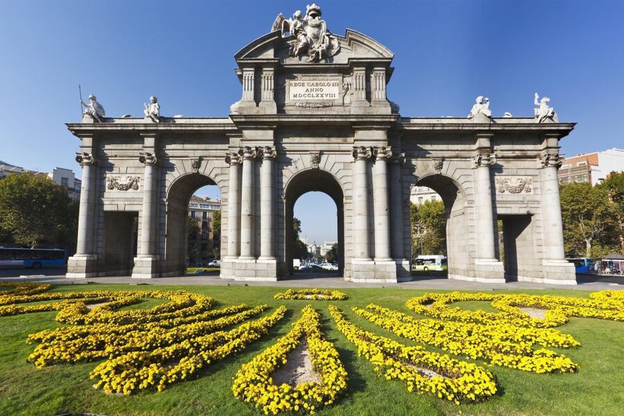 Madrid: Iconic Retiro Park Segway Tour - Estanque Grande and the Alfonso XII monument