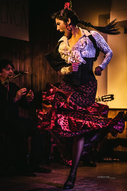Madrid: Local Flamenco Show at El Cortijo - Why El Cortijo feels different from a grand Madrid tablao