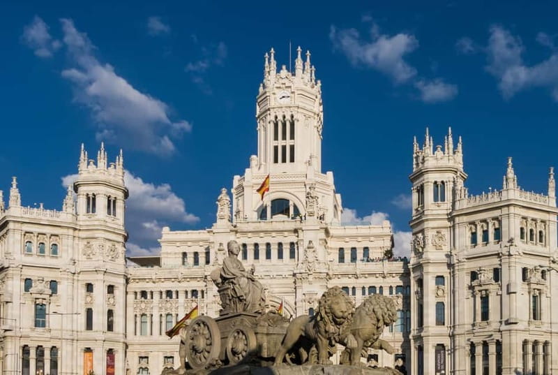 Madrid: Old Town, Poets District, and Royal Palace Tour - Pace, access, and what to bring