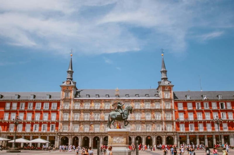 Madrid: Old Town, Poets District, and Royal Palace Tour - Why this route works for a first look at Madrid