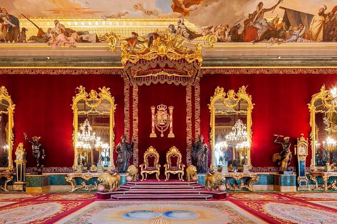 Madrid Old Town & Royal Palace Walking Tour Skip the Line Ticket - Calle del Codo and Plaza de la Villa